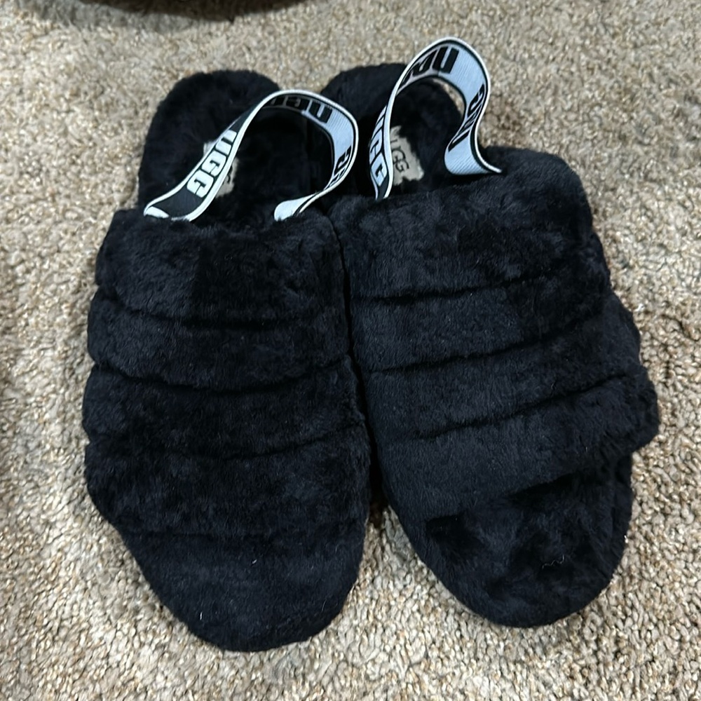 UGG FLUFF YEAH SLIDE. Size 10. Lightly used. - Picture 1 of 3